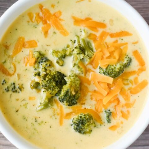 KETO BROCCOLI CHEESE SOUP